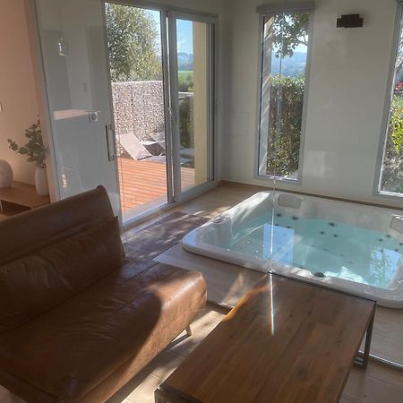 Logement Avec Jacuzzi Joucas Dış mekan fotoğraf