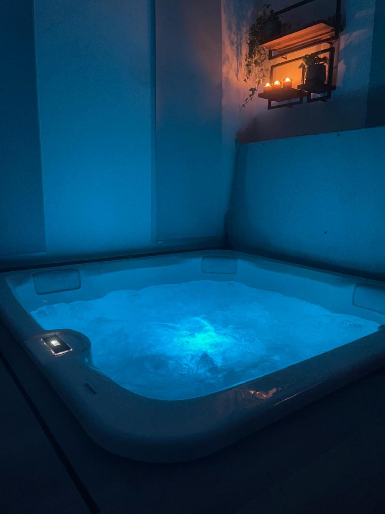 Logement Avec Jacuzzi Joucas Dış mekan fotoğraf