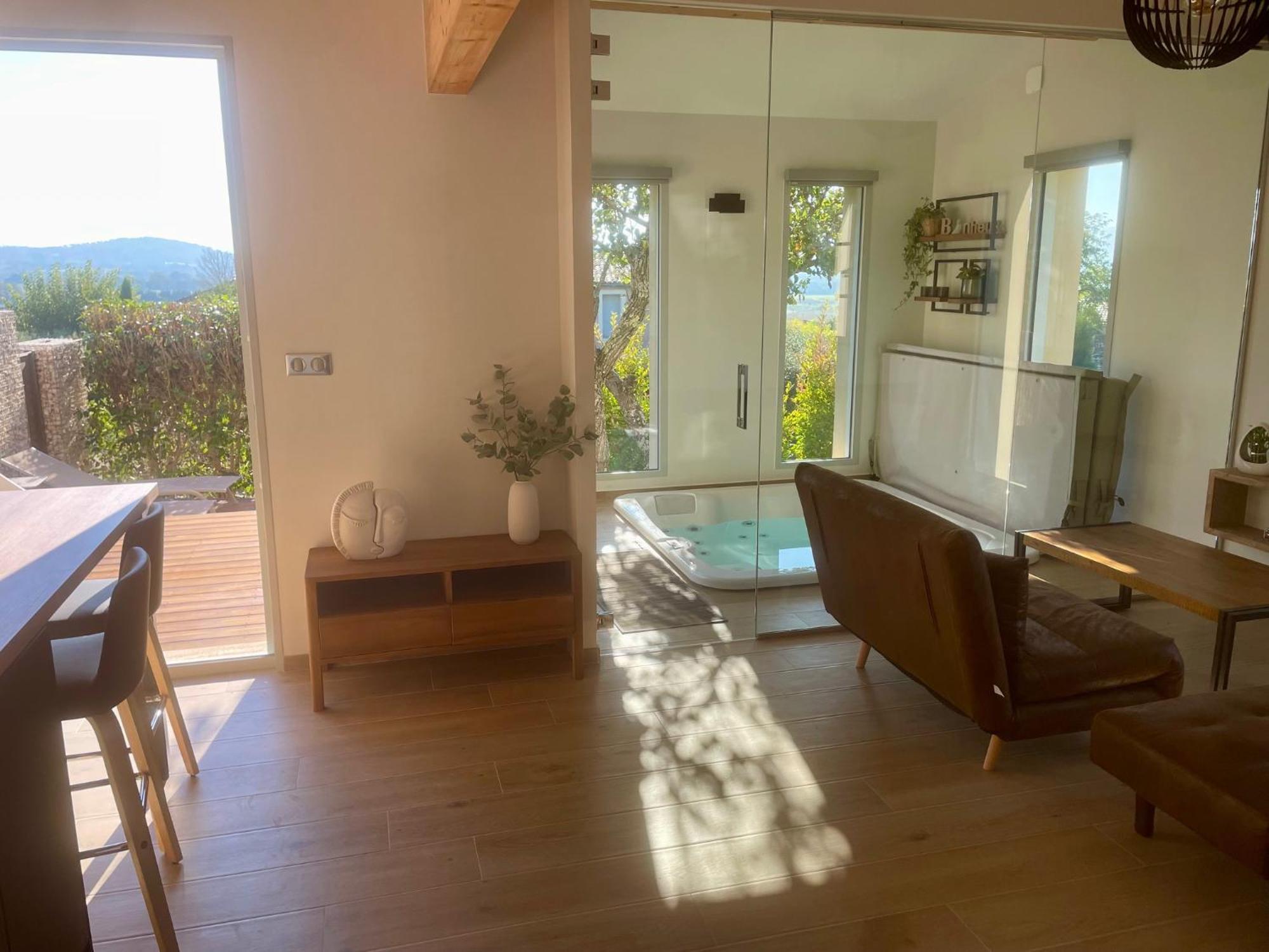 Logement Avec Jacuzzi Joucas Dış mekan fotoğraf