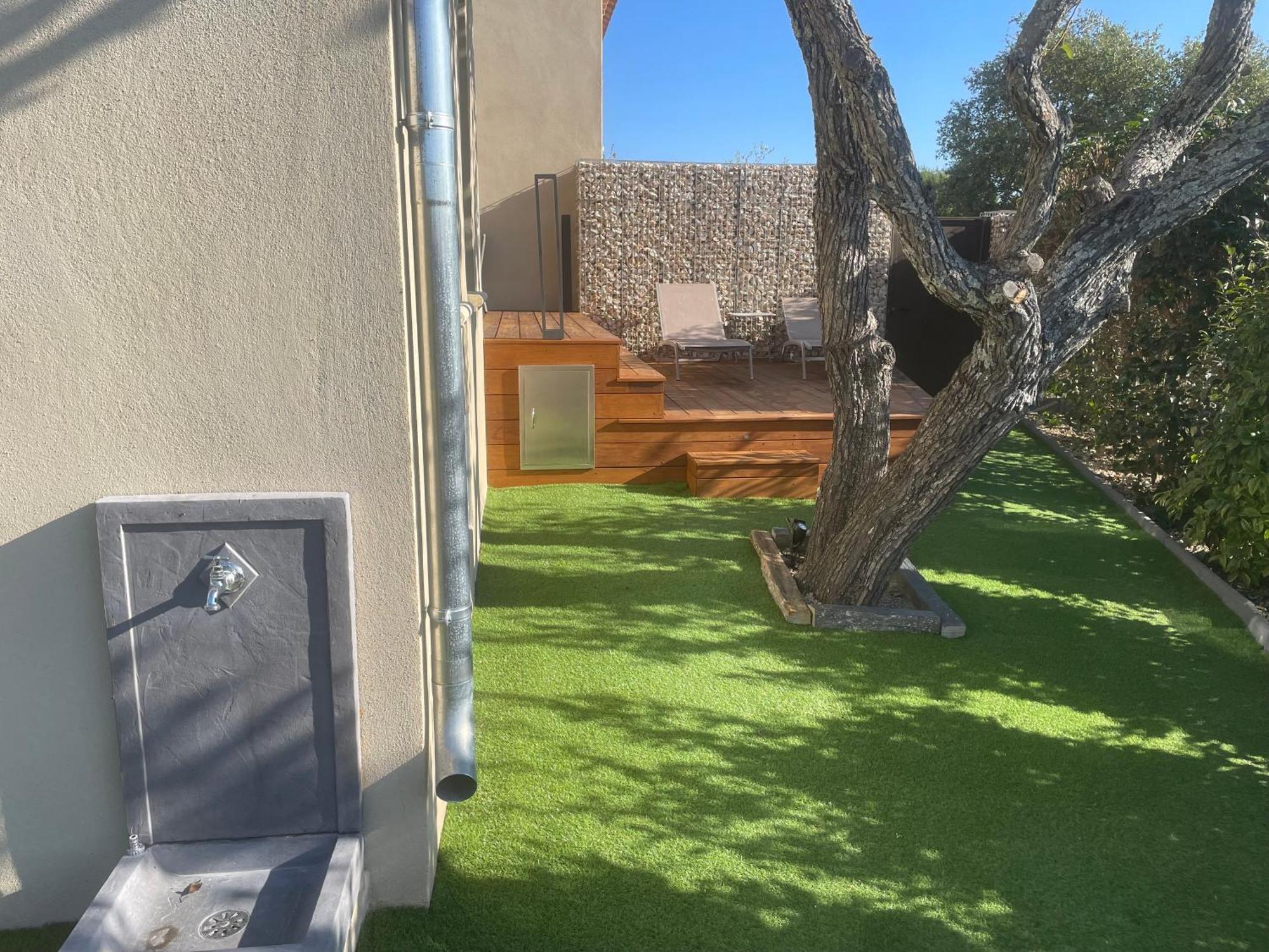 Logement Avec Jacuzzi Joucas Dış mekan fotoğraf